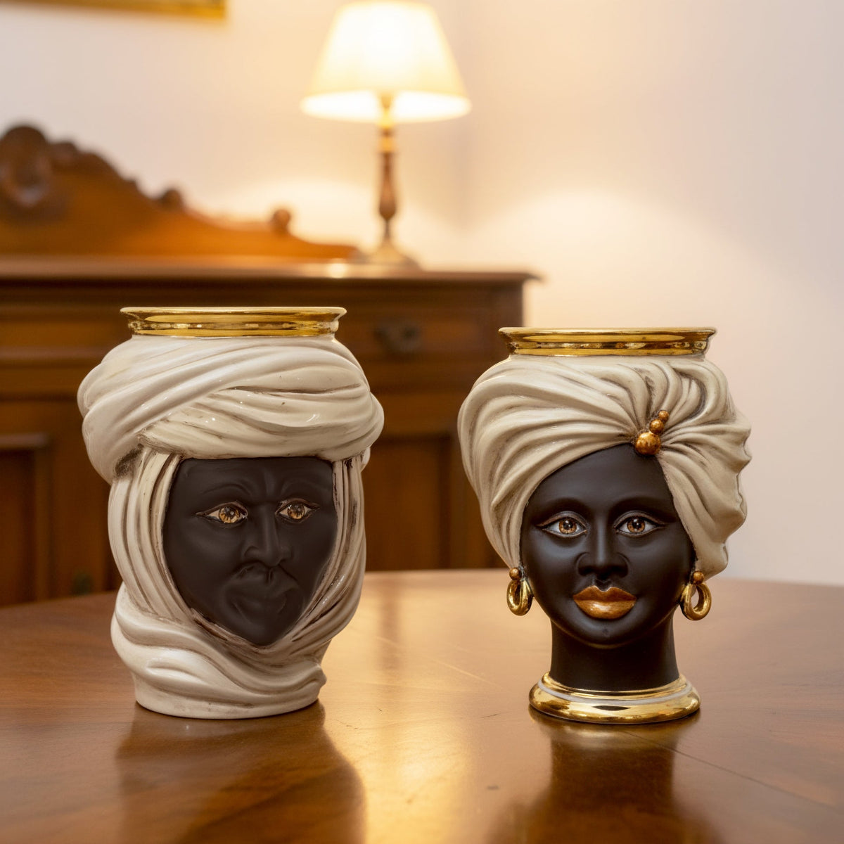 Tuareg head, Man, antique mother of pearl gold and lustre, turban, pure gold. Ceramiche Sofia, Caltagirone