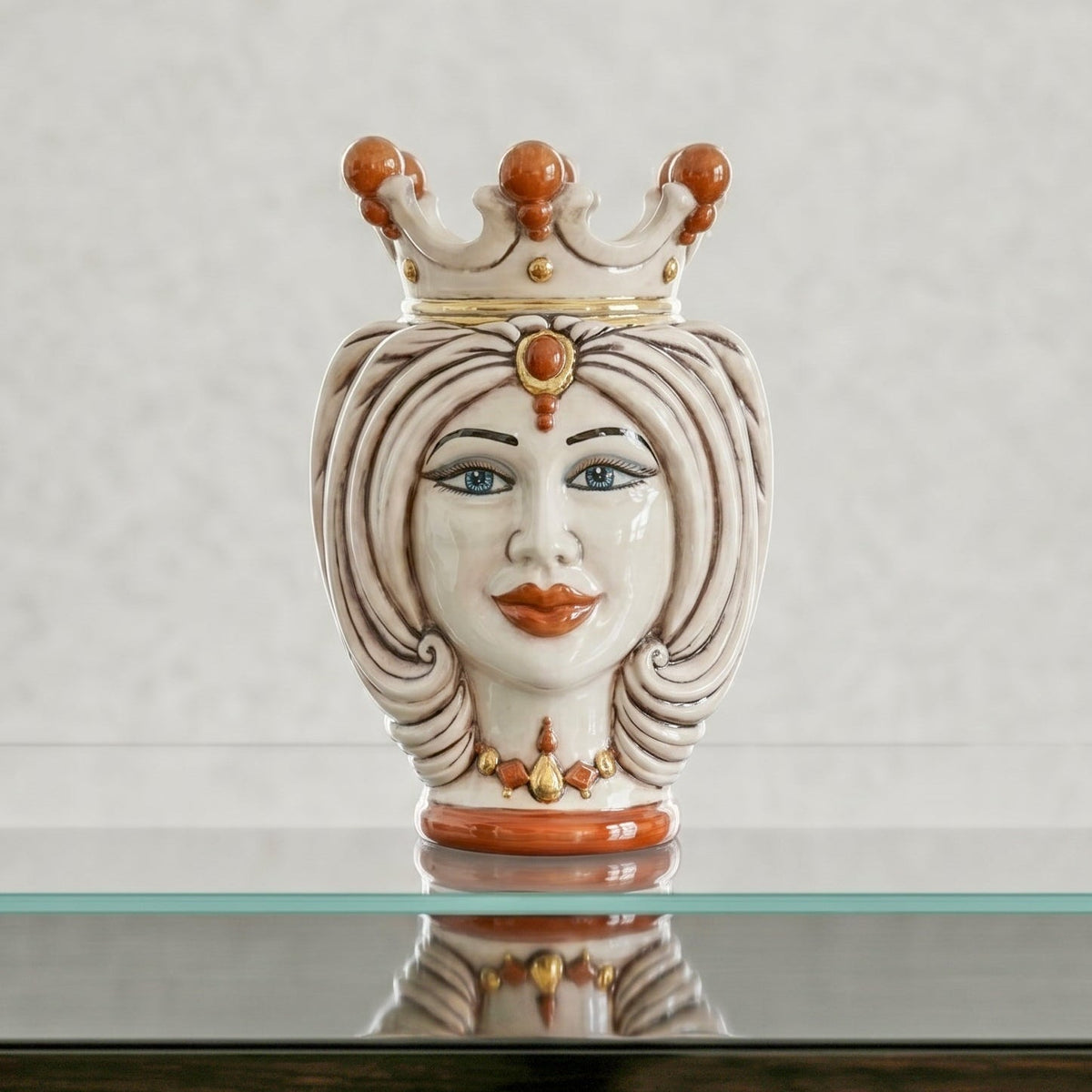 Testa di Moro mit Turban, Frau, antikes Perlmutt, Gold und Lüster. Sizilianische Keramik aus Caltagirone, Sofia