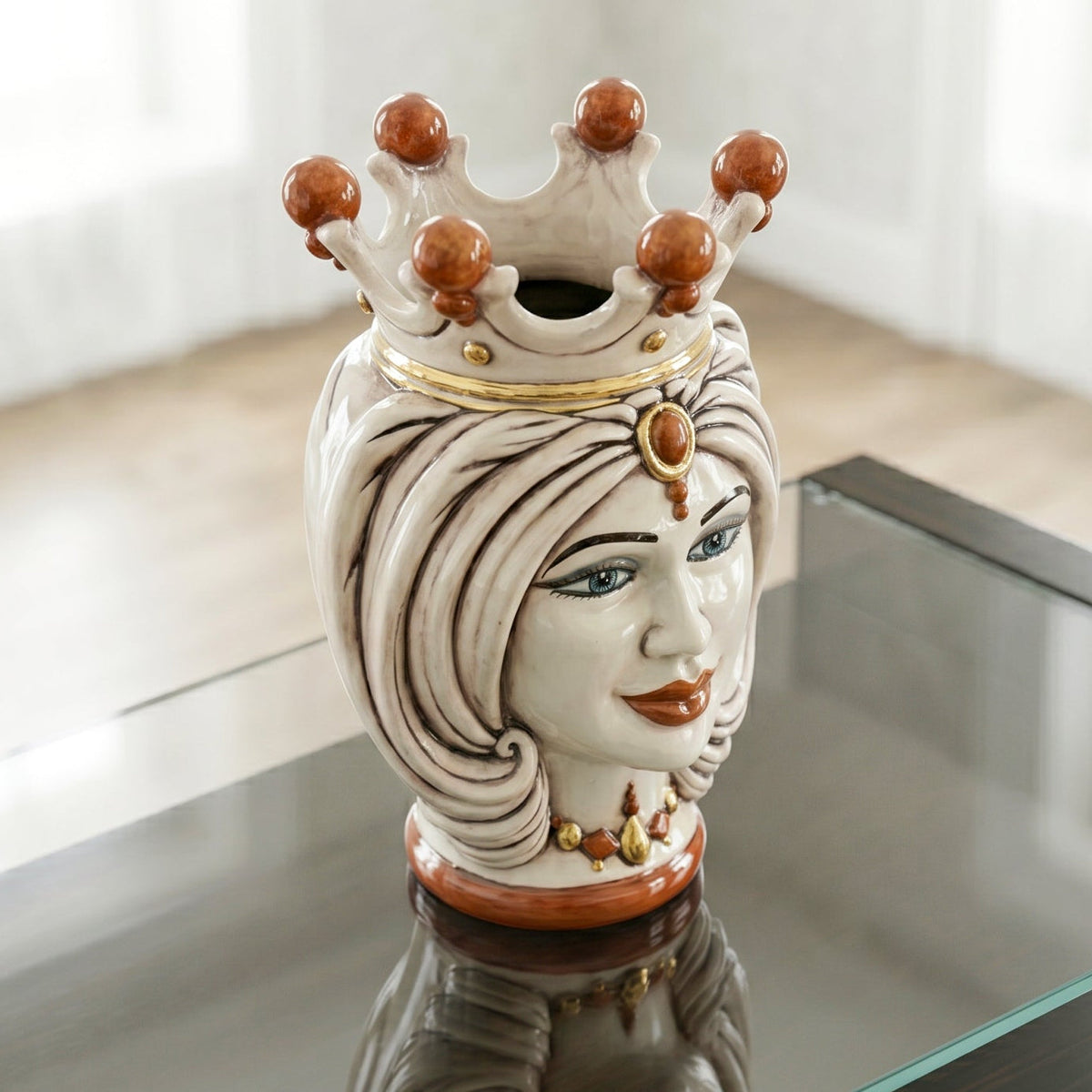 Testa di Moro mit Turban, Frau, antikes Perlmutt, Gold und Lüster. Sizilianische Keramik aus Caltagirone, Sofia