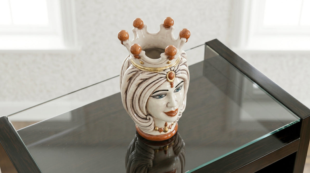Testa di Moro mit Turban, Frau, antikes Perlmutt, Gold und Lüster. Sizilianische Keramik aus Caltagirone, Sofia