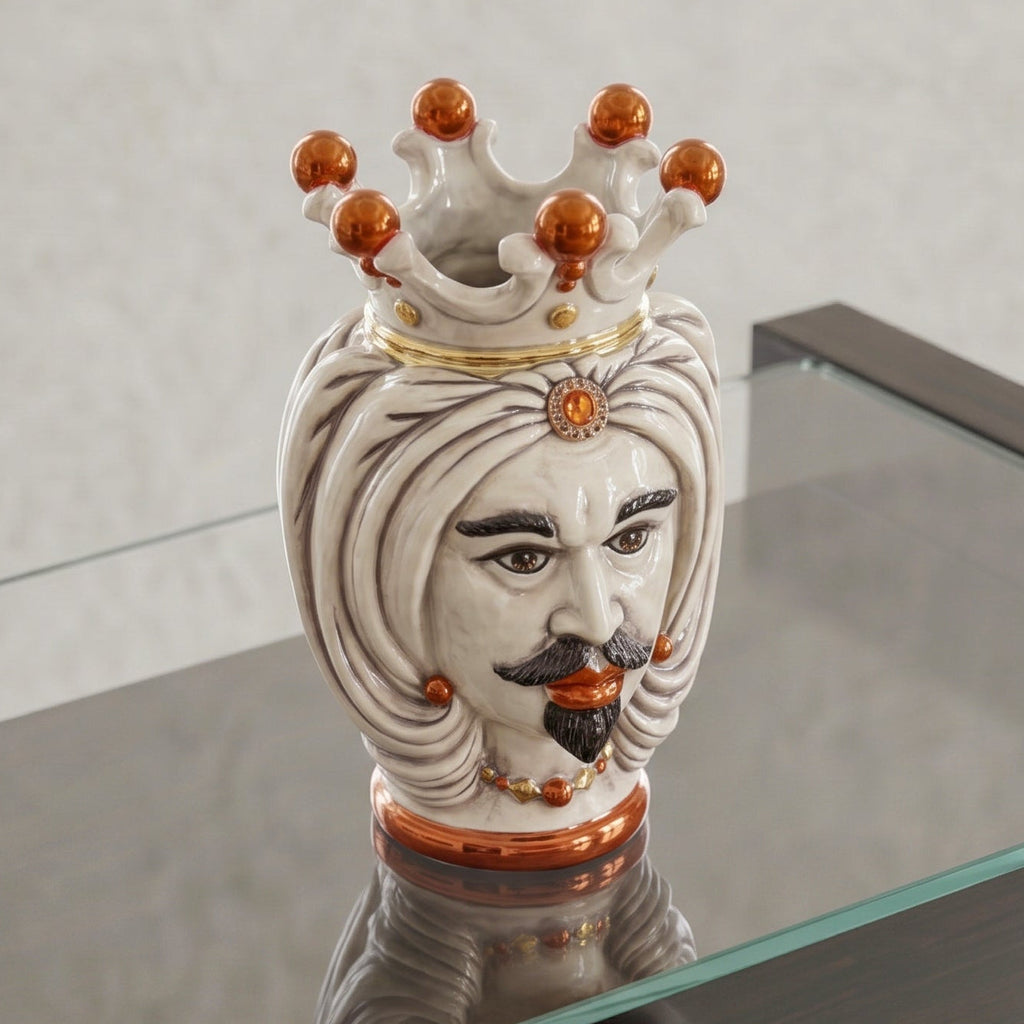 Testa di Moro con Turbante, Maschio Bianco, Madreperla Antichizzato Oro e Lustri, oro zecchino. Ceramiche Sofia, Caltagirone
