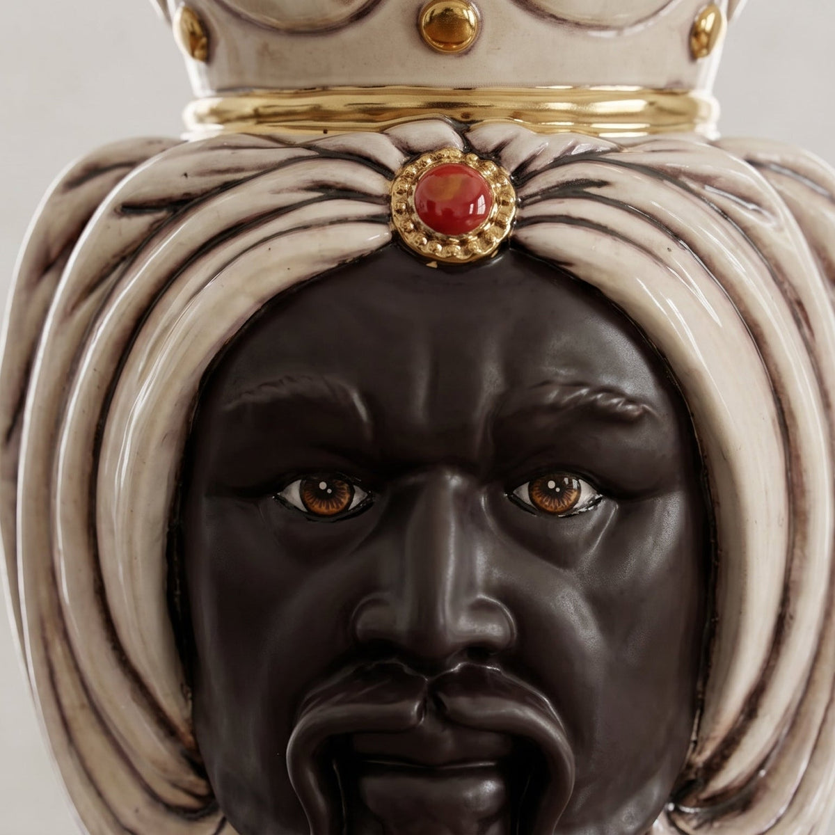 Testa di Moro with turban, matte Moor male, antique mother of pearl, gold and lustre. Ceramiche Sofia, Caltagirone