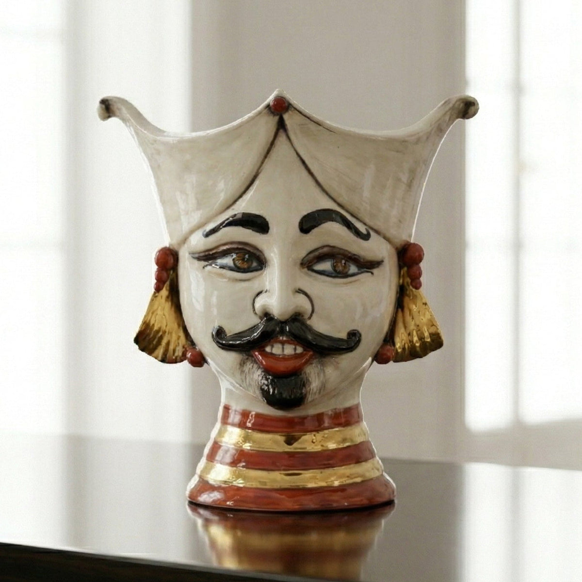 Testa di Moro Aisha, Mann, antikes Perlmutt, Gold und Lüster, Gesicht, Feingold. Ceramiche Sofia, Caltagirone