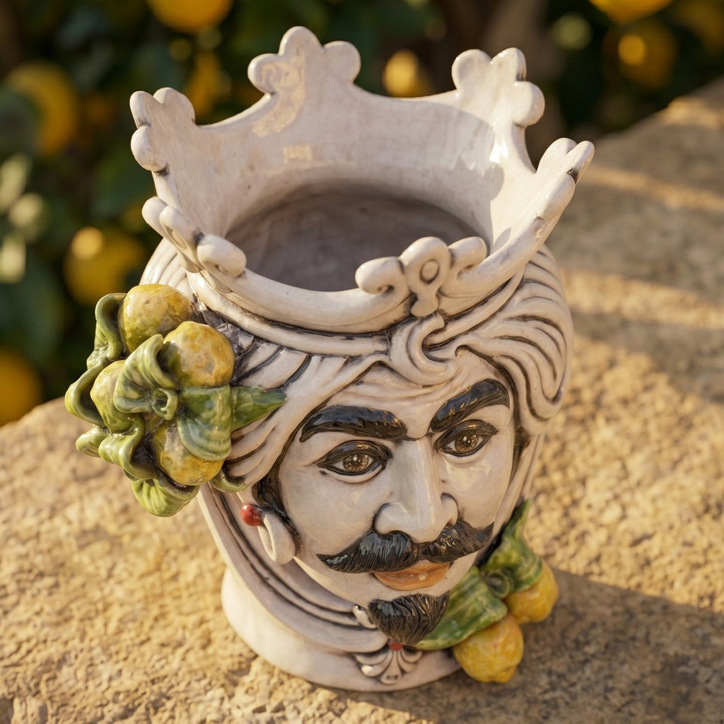 Testa di Moro con Limoni, Uomo, Madreperla. Ceramica siciliana di Caltagirone, Sofia