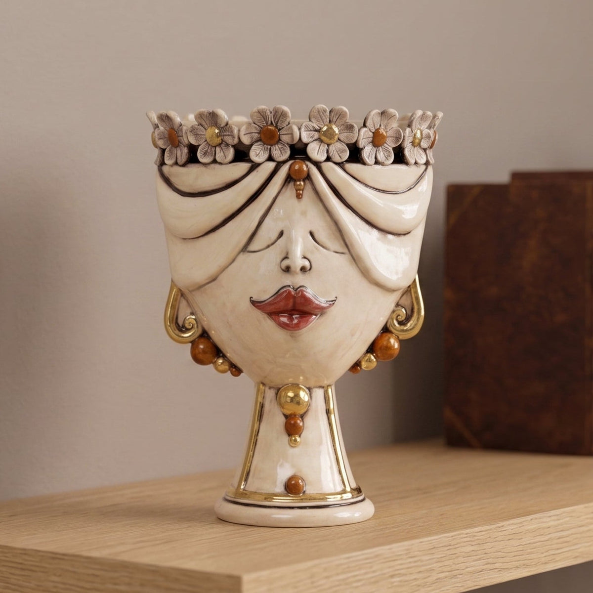30 cm female Zahira head with a crown of flowers, antique mother of pearl with gold, on a wooden shelf
