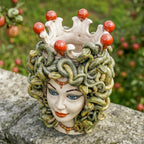 Medusa-Kopf, Perlmutt, Schlangenhaar. Ceramiche Sofia, Caltagirone