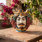 Testa di Moro con Uva, Maschio Bianco, Blu e Arancio. Ceramica siciliana di Caltagirone, Sofia