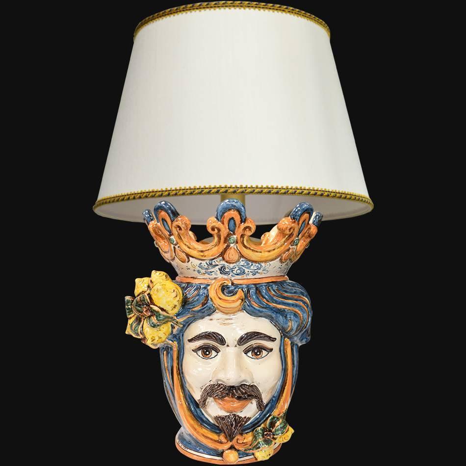 Kopflampe mit Zitronen, weißer Mann, Blau und Orange, farbige Krone. Ceramiche Sofia, Caltagirone