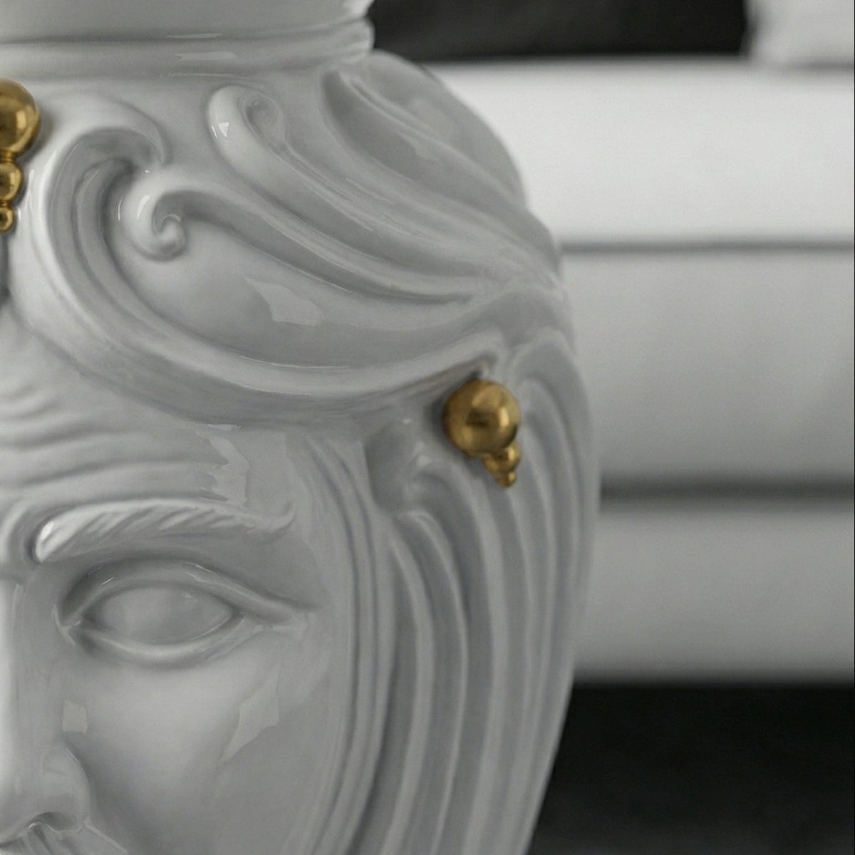 Head-shaped pouf, White and Gold, man, face, pure gold. Sicilian ceramics from Caltagirone, Sofia