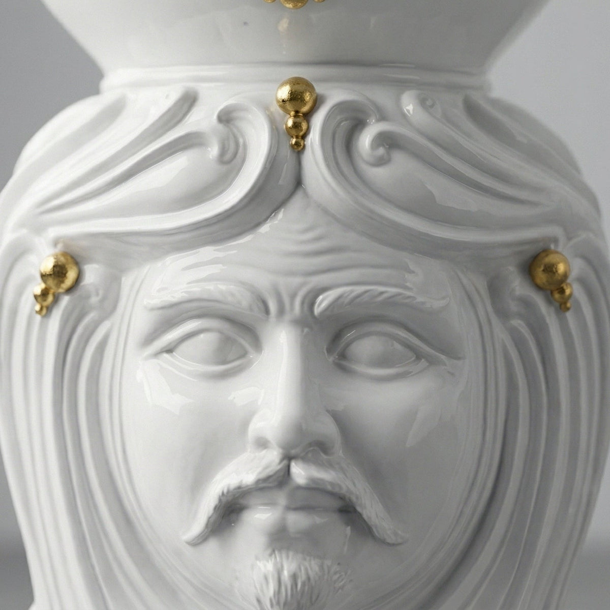 Head-shaped pouf, White and Gold, man, face, pure gold. Sicilian ceramics from Caltagirone, Sofia