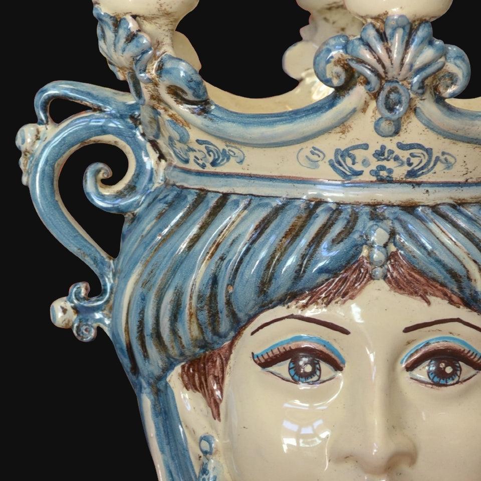 Handgefertigte Keramik aus Caltagirone mit Frauengesicht und blauen Verzierungen