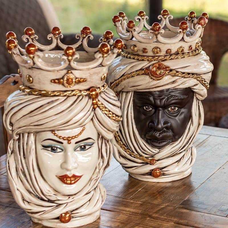 Testa di Moro, Maschio Moro, Madreperla Antichizzato Oro e Lustri, corone. Ceramica siciliana di Caltagirone, Sofia