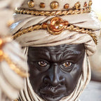 Testa di Moro, Maschio Moro, Madreperla Antichizzato Oro e Lustri, turbante dorato. Ceramica siciliana di Caltagirone, Sofia