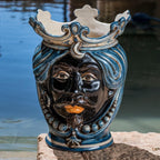 Handgefertigte Keramik aus Caltagirone, Vase mit blauem königlichem Gesicht und Krone, traditionelle sizilianische Kunst