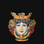 Handgefertigte Keramik aus Caltagirone mit weiblichem Gesicht, Trauben und farbiger Krone